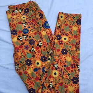 Disney OS One Size Leggings LulaRoe It's a Small World Mickey Minnie Floral 2
